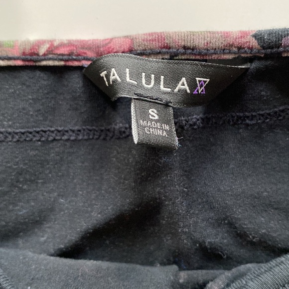 Aritzia Flowered Tank Top - Picture 3 of 6